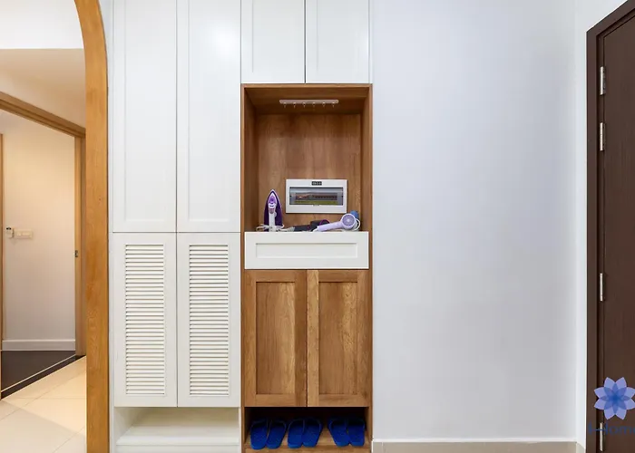 Home, Cosy&Luxury Apartment - 5Mins To Airport, Free Pool&Gym, Airport Pick Up Service