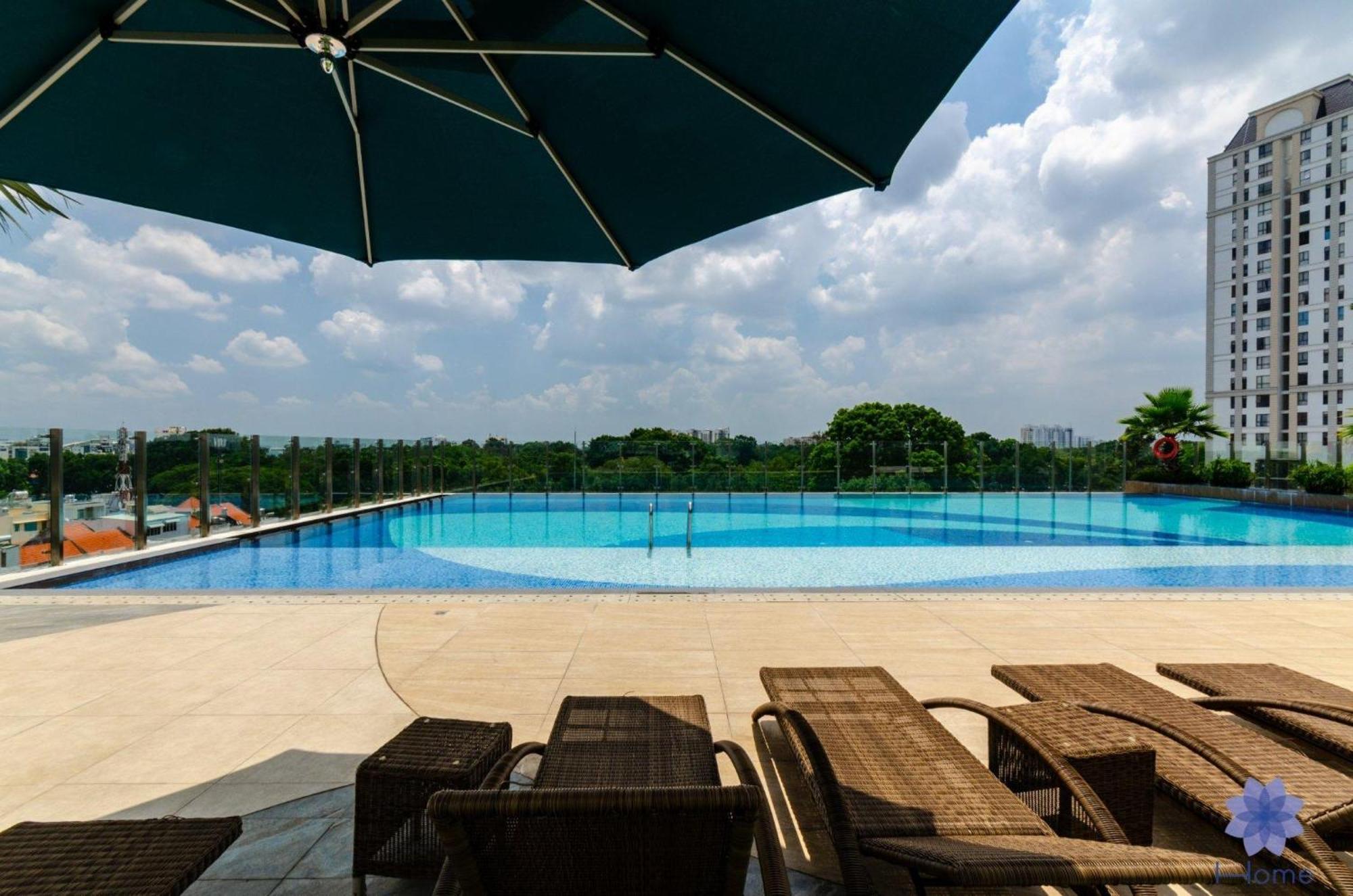 Home, Cosy&luxury - 5mins To Airport, Free Pool&gym, Airport Pick Up Service TP. Hồ Chí Minh